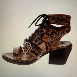 CHLOE NWT size 40 (9.5/10) Rylee Leather Gladiator Sandals